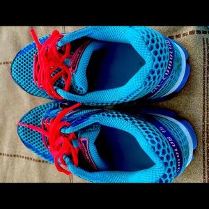 ASICS Gel Cumulus 15 Running Shoe
Women's Size 8.5